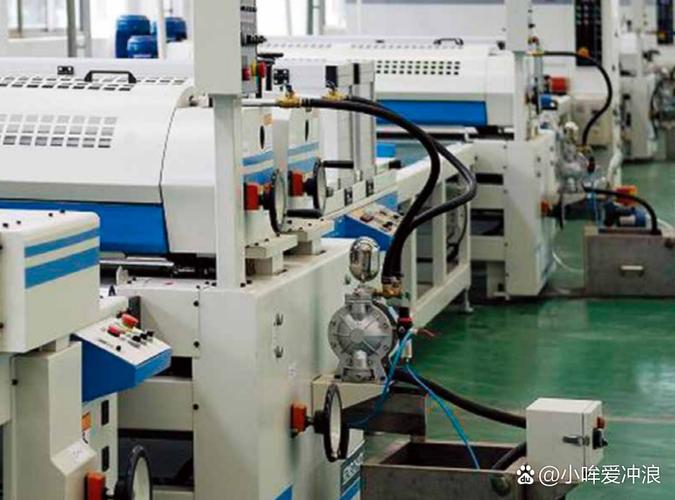 变频器在工业领域的核心作用 纺织机械、金属加工与风机水泵的应用